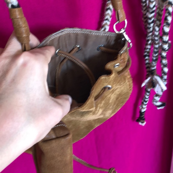 Small leather bag hand made, woven wool strap. - Picture 3 of 4